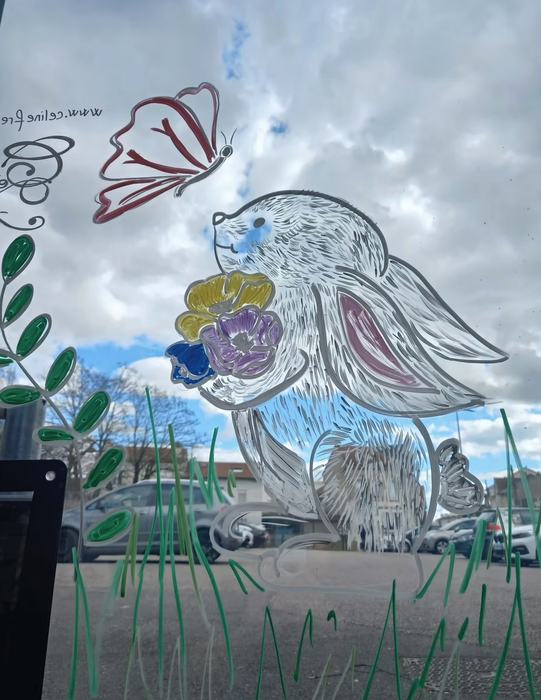 Vitrine peinte lapin et papillon